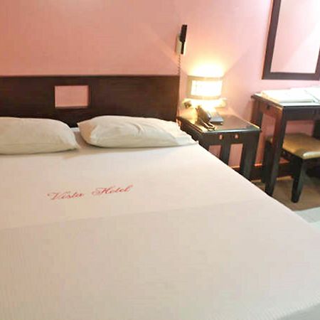 Vista Apartelle Makati City Ngoại thất bức ảnh