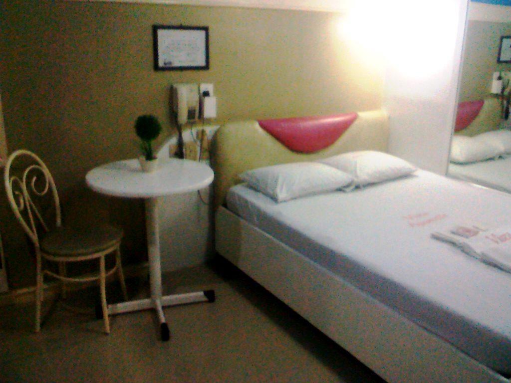 Vista Apartelle Makati City Ngoại thất bức ảnh