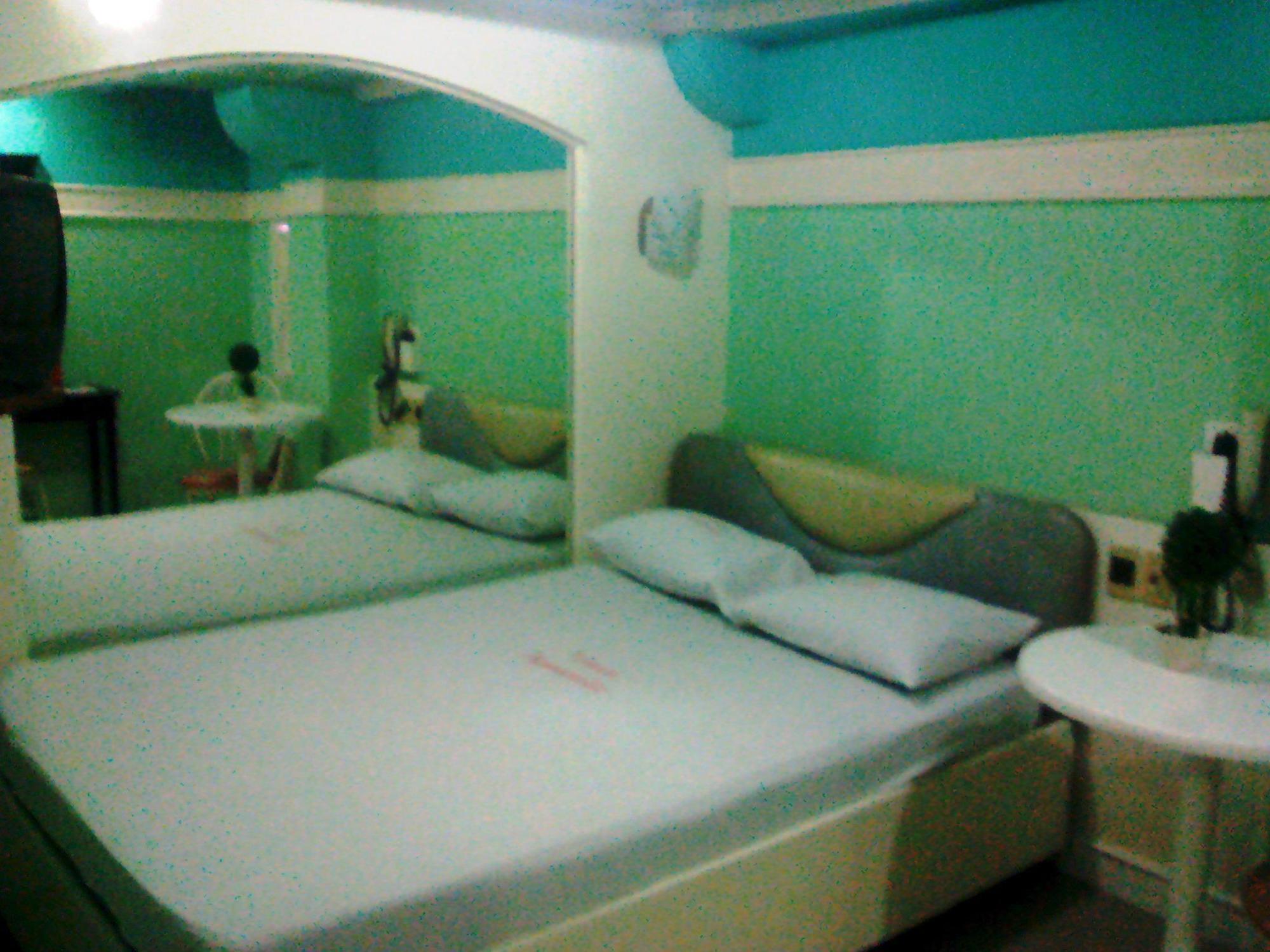 Vista Apartelle Makati City Ngoại thất bức ảnh
