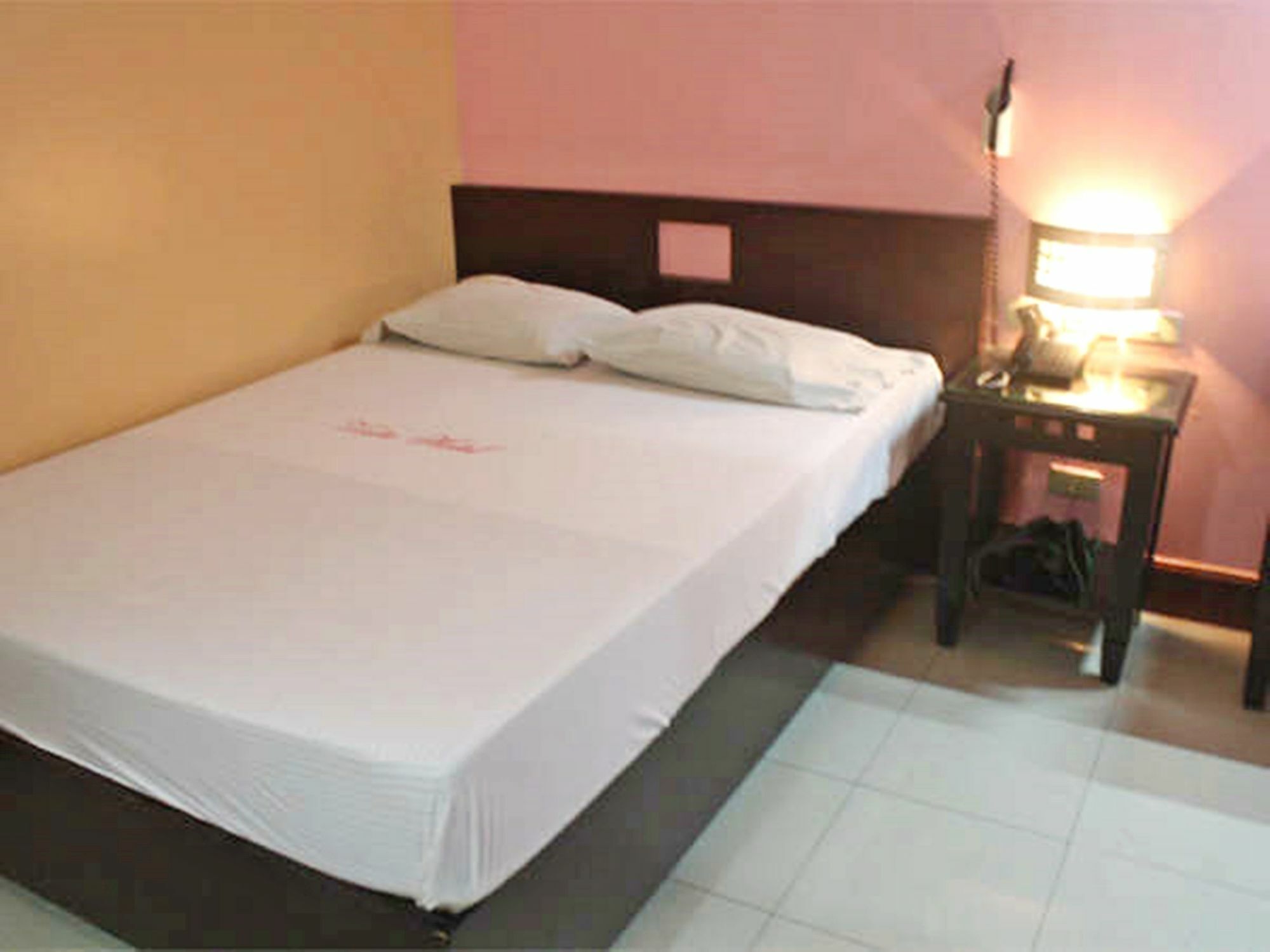 Vista Apartelle Makati City Ngoại thất bức ảnh