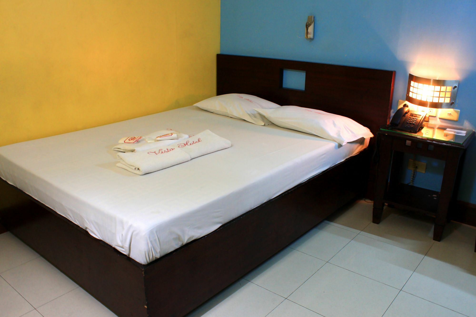 Vista Apartelle Makati City Ngoại thất bức ảnh